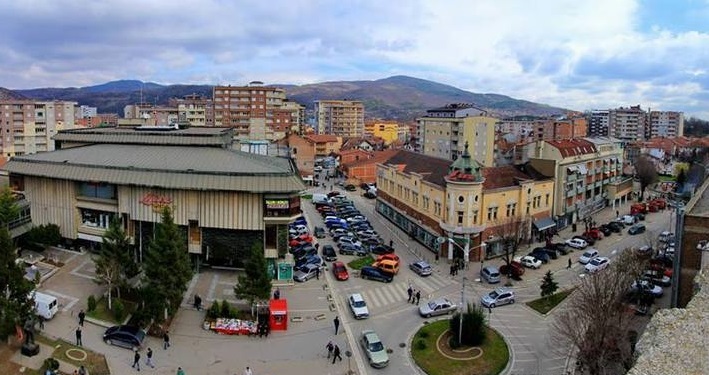 I riu abuzon me alkoolin dhe rrah me grushte motrën e tij në Mitrovicë – përfundon në Polici
