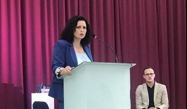 Reagon Drejtoresha e shkarkuar e DKA-së në Gjilan: U morëm vesh me liru detyrën, shpifje fjalët për nepotizëm