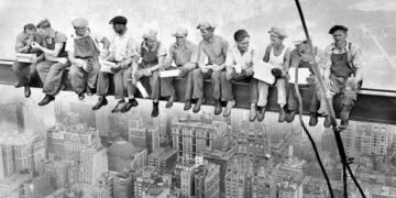 Kush e shkrepi fotografinë ikonike të drekës mbi Nju-Jork? (FOTO)