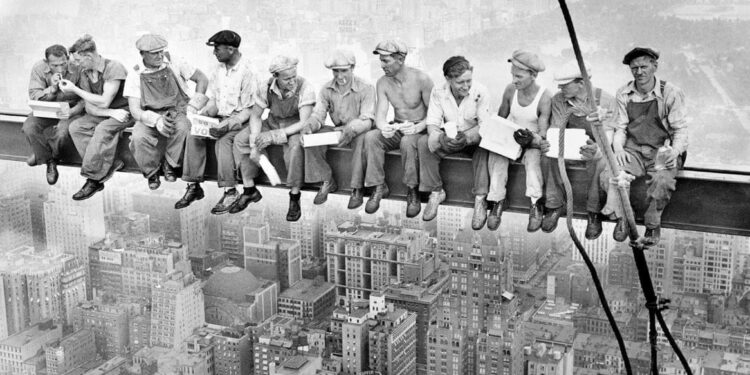 Kush e shkrepi fotografinë ikonike të drekës mbi Nju-Jork? (FOTO)