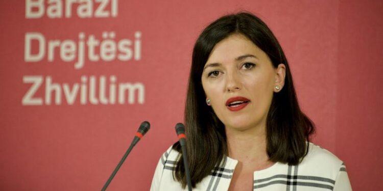 Haxhiu kujton masakrën e Arbisë: Do të angazhohemi për të sjellë drejtësinë e munguar