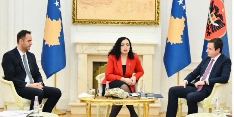 Vjosa Osmani e para, Glauk Konjufca i dyti, sa pëlqehen liderët kosovarë sipas matjeve të fundit