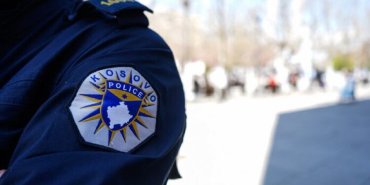 Dënohen me burgim tre zyrtarë policorë të Leposaviqit për keqpërdorim të detyrës