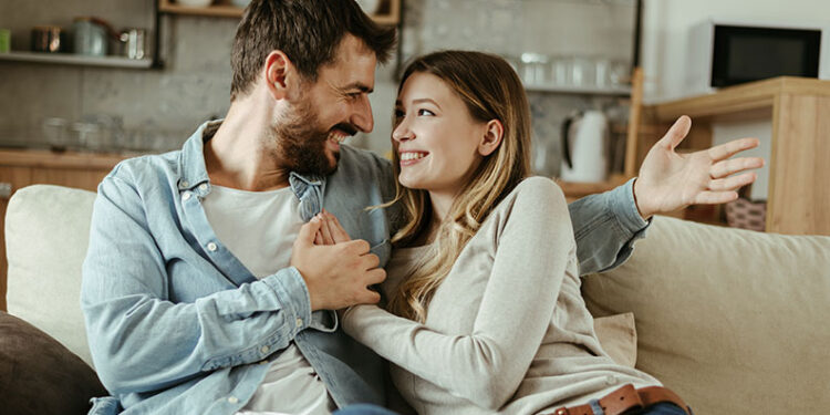 Pyetjet që partnerët duhet t’i bëjnë njëri-tjetrit