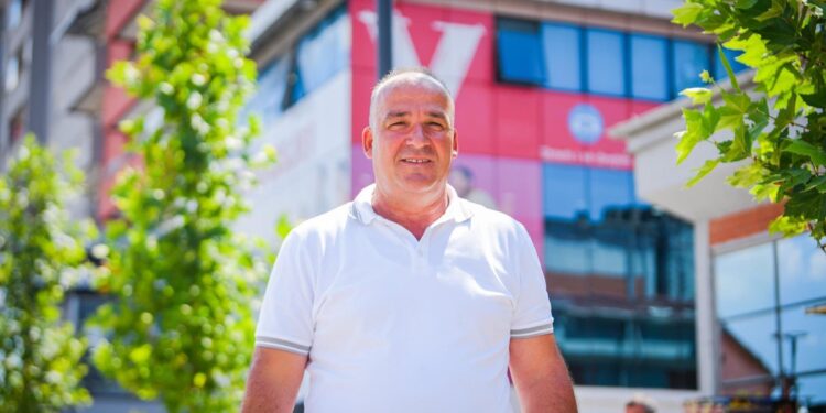 Shpejtim Bulliqi certifikohet si kandidat për kryetar të degës së Lëvizjes Vetëvendosje në Podujevë