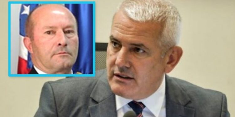 Ministri Xhelal Sveçla e kthen në punë Fadil Kodrën