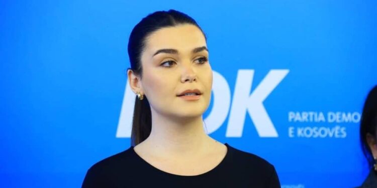 Nënkryetarja e Prishtinës: Kurti autokrat, urdhëroi Muratin që t’i mos ekzekutojë pagat