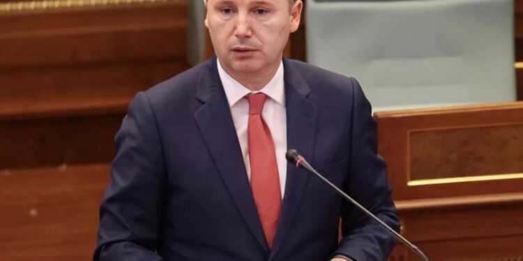 Armend Zemaj reagon ashpër: Qeveri, ulu e bisedo me grevistët, mos i hasmëro njerëzit