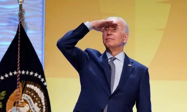 Çka po ndodh me presidentin: Biden e kërkon kongresmenen e vdekur gjatë fjalimit në Shtëpinë e Bardhë