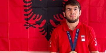 Përfaqësuesi i Shqipërisë është kampion i botës në mundje, fiton finalen në mes të Beogradit