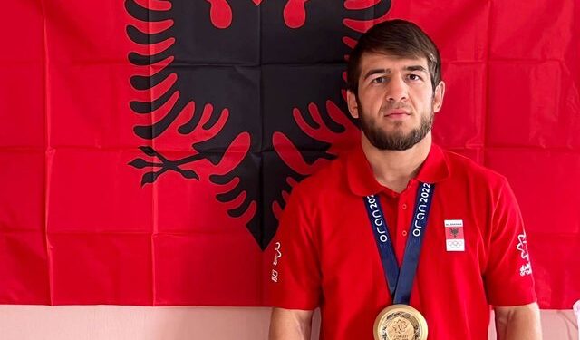 Përfaqësuesi i Shqipërisë është kampion i botës në mundje, fiton finalen në mes të Beogradit