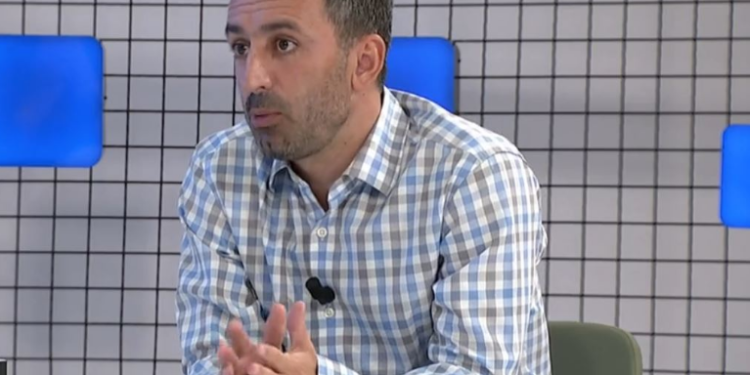 Basha për 1-shin në Biologji: Kam pasë fjalosje me arsimtarin, ata nuk na kanë mësu, në fakultet kam fillu me mendu