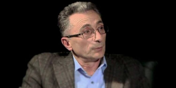 “Ata ta shkarkojnë Ramushin, e pastaj të kërkojnë shkarkimin tim nga Albin Kurti”, kjo është përgjigja e Ferajt për AAK-në