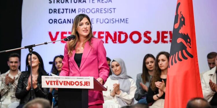 Albulena Haxhiu, kryetare e Gruas së Vetëvendosjes me 94.55 % të votave
