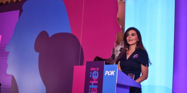 Çitaku: Në PDK nuk ekziston një tavolinë për burra e një për gra