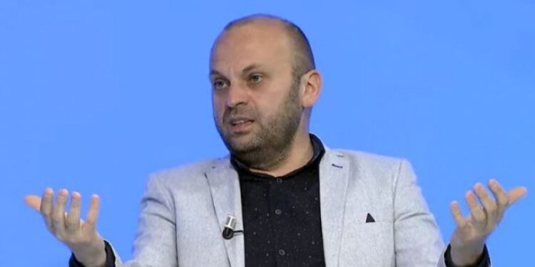 Mushkolaj: Duhet të jesh fort idiot që të provosh ta njollosësh Rrahman Jasharajn