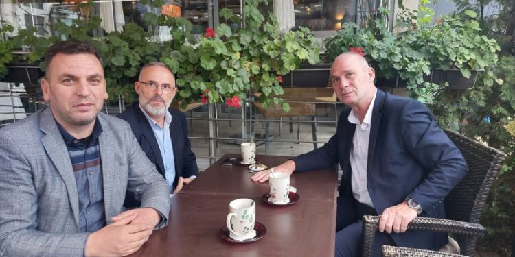 Deputeti i VV-së takohet me sindikalistët