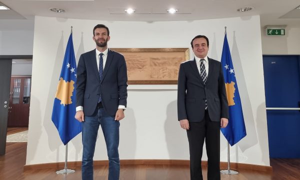 Eman Rrahmani pro sindikatave, a po i hakmerret Kurtit për qasjen rreth Kodit Civil?