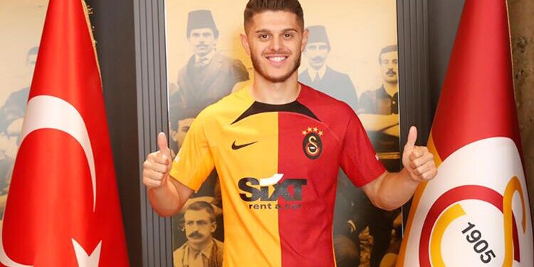 Galatasaray publikon formacionin zyrtar ndaj Kasimpasa, ky është vendimi për Rashicën