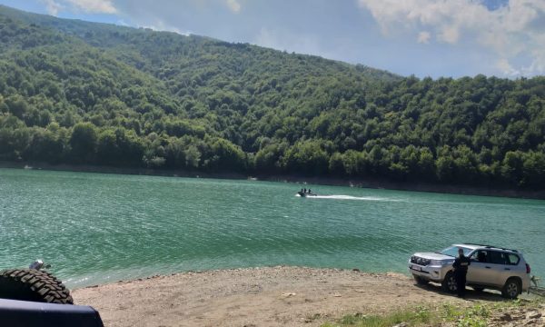 Vuçiq i përgjigjet Sveçlës pasi policia patrulloi nëpër Ujman