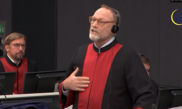 Emmerson: Veseli kërkoi që secili të bashkëpunoi me Specialen, UÇK ishte lëvizje popullore kundër gjenocidit