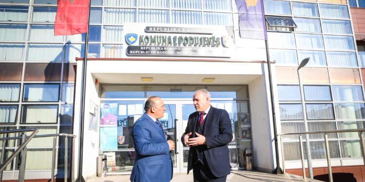 Nxënësit në hall, Komuna e Podujevës njofton për fillim të mësimit, sindikata thotë se greva vazhdon