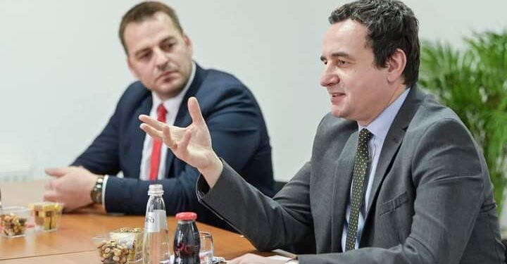 Armend Muja u zgjodh kryetar i Vetëvendosjes në Mitrovicë me votën e vetëm 350 anëtarëve nga 5 mijë që numëron kjo parti në këtë qendër