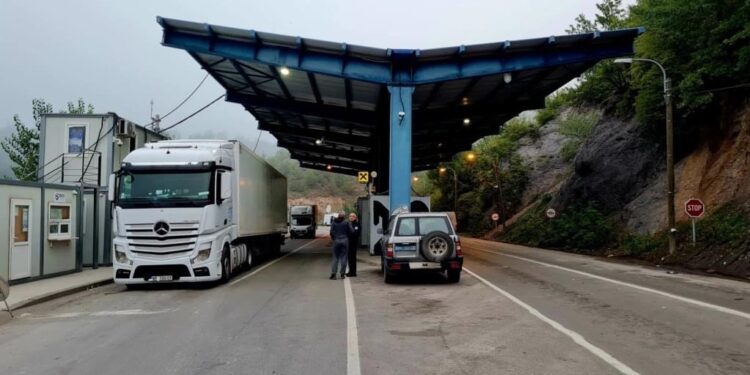 Qytetarët në Jarinjë: E kaluam kufirin sikur të ishte BE