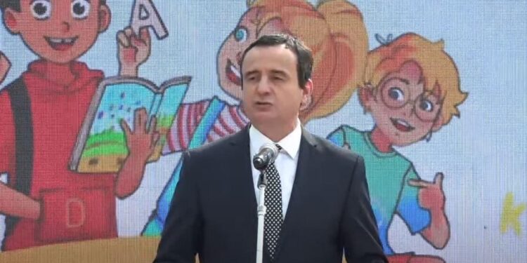 Kurti: Një brez i ri shqiptar po fillon rrugën e dijes me abetaren e përbashkët unike