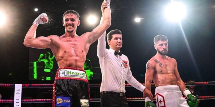 Edhe një kampion në familjen e Robin Krasniqit