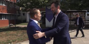 Kryetari i Vushtrrisë, Ferit Idrizi, pret në takim ministrin e MKRS-së Hajrullah Çeku