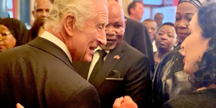 Osmani shfaqet krah për krah me Mbretin Charles III