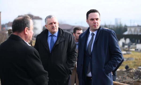 Abdixhiku mesazhe Agim Veliut e Skënder Hysenit: Mos mbani ligjërata, e sollët LDK-në në nivel të AAK-së