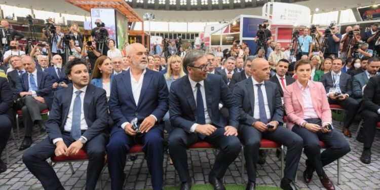 Edi Rama kritikon Albin Kurtin nga Beogradi për “qëndrim të ngurtë” ndaj Serbisë
