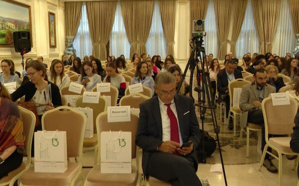 Simpoziumi “Inovacioni, Shëndeti dhe Teknologjia”, mbledh mbi 30 prezantues ndërkombëtar në Prishtinë