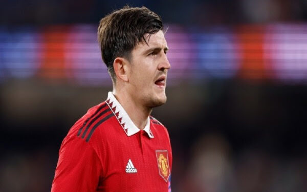 Maguire mungon në derbin mes Cityt e United por ka mbështetjen e Ten Hag