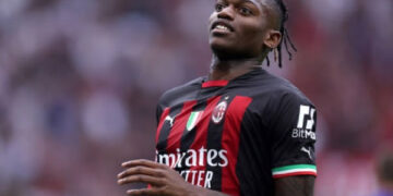 ​Po shkëlqen me Milanin, Pioli jep një lajm të ri për Leaon