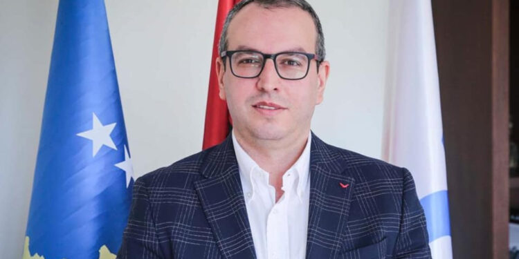 Gjoshi për videon e VV’së: E gërditshme, Kurti as nuk mund t’i rrisë e as t’i zvogëlojë Thaçin e Veselin