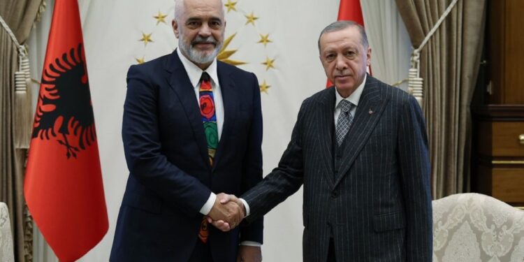 Edi Rama vizitë në Turqi, takohet me Erdogan