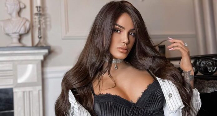 Morena përjeton tmerrin në aeroplan: Faleminderit Zot që më ruajte