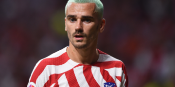 Atletico Madridi e transferon Griezmannin nga Barcelona