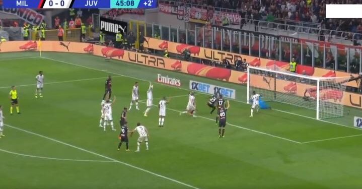 GOOOOOL/ Milan kalon në epërsi ndaj Juventusit në fund të pjesës së parë