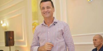 Pas shumë vitesh martesë, Malësori bëhet baba i binjakëve