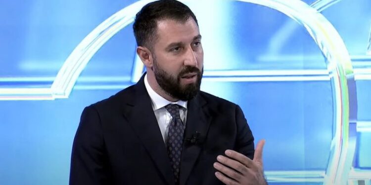 Krasniqi: Ka kryetarë komunash në veri që frikësohen ta takojnë një ministër të Qeverisë së Kosovës