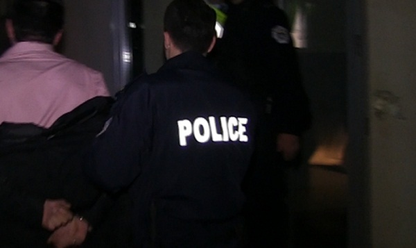 “Ju jeni me Serbinë, sherrin keni me ma pa”/ 40-vjeçari i njohur për Policinë trazon një familje në Istog, arrestohet