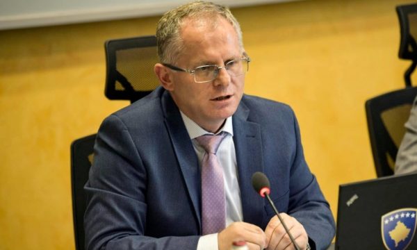 Bislimi zbulon se gjoba për targat ilegale do të jetë 150 euro