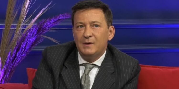 Arian Konomi: Ndikimi i komunizmit, në vitet e ’90-ta në Vlorë nuk e dinim se Kosova kishte shqiptarë