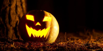 Historia e vërtetë e kungujve të Halloween, pse janë simboli i festës së famshme