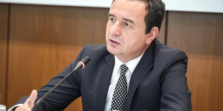Kryeministri Kurti reagon sërish pas vendimit për targat – ‘zbulon’ brengën që kishin ndërkombëtarët!