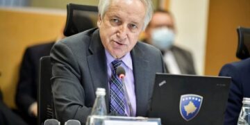 Latifi kthehet në SHBA, këshilltari i tij: Të dolën kundër edhe ata që të ftuan në Kosovë